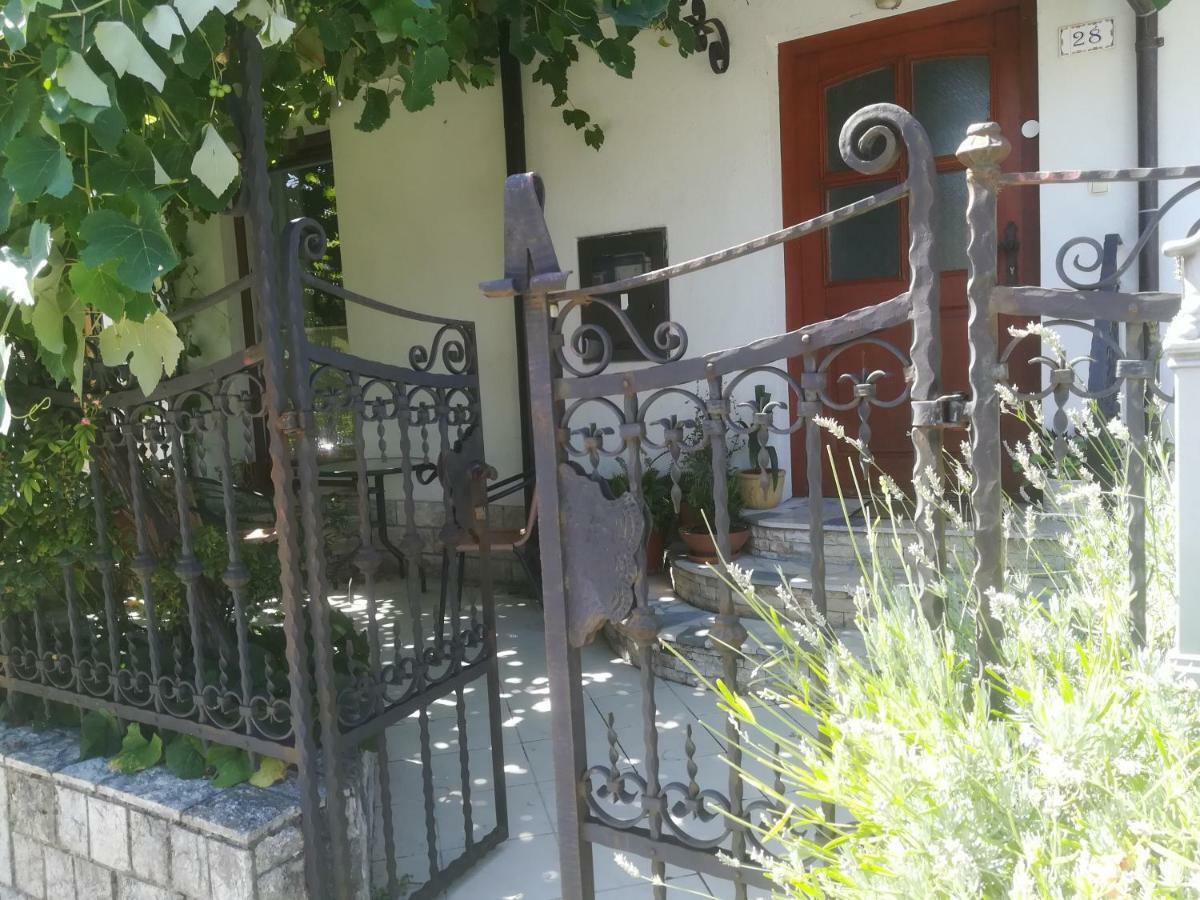 Apartma Zalka Izola Esterno foto