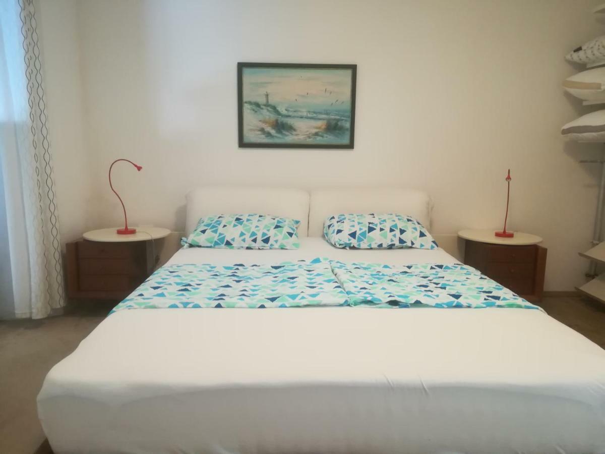 Apartma Zalka Izola Esterno foto
