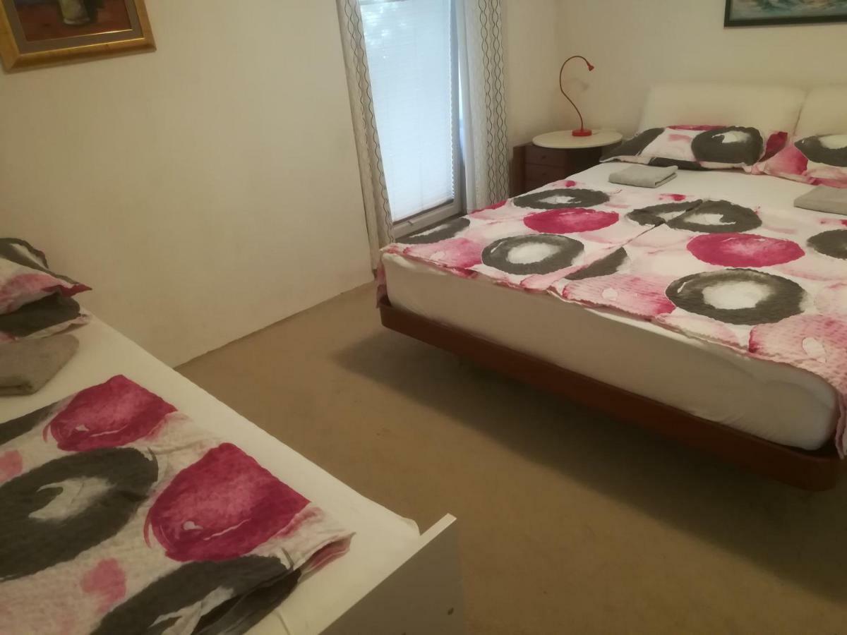 Apartma Zalka Izola Esterno foto